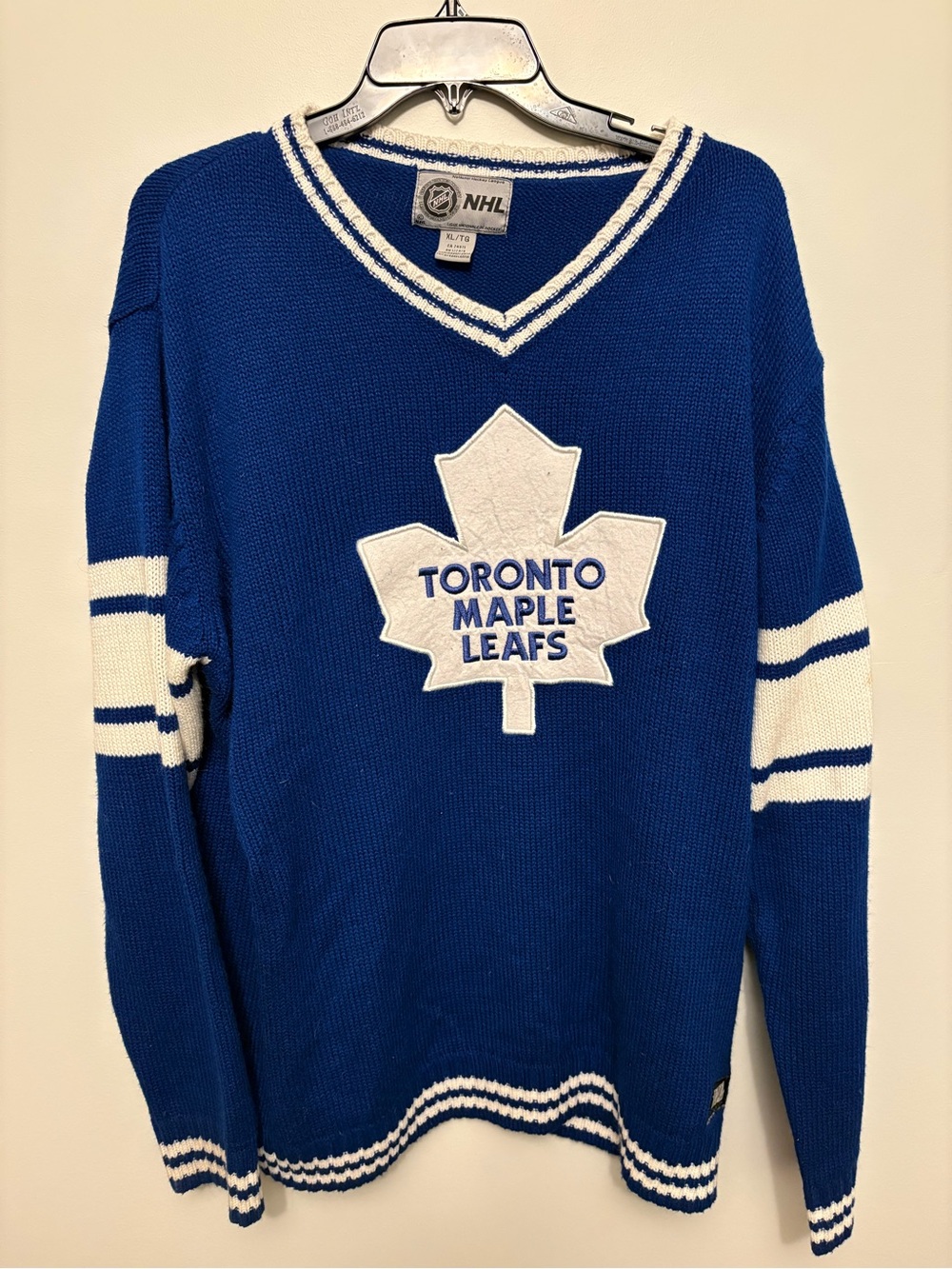 Vintage NHL Toronto Maple Leafs Blue V-Neck Hockey Sweater Size XL Men
